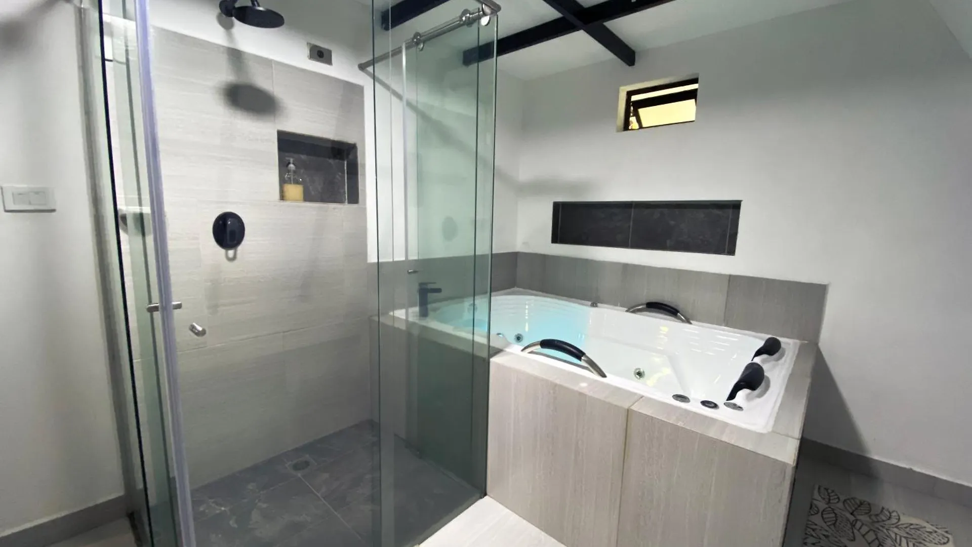 Holiday home Chalets De Lujo En Guarne Para 2 O 3 Personas Colombia