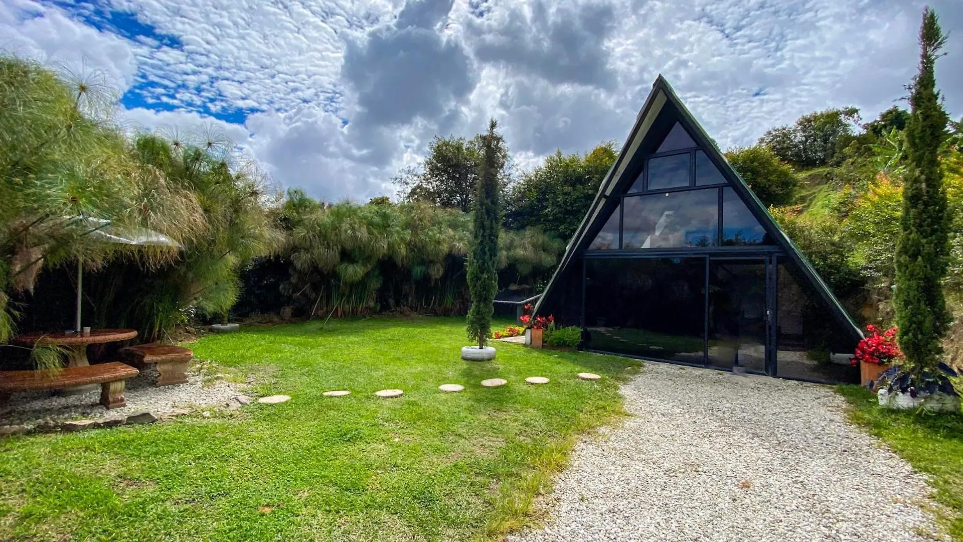 Holiday home Chalets De Lujo En Guarne Para 2 O 3 Personas